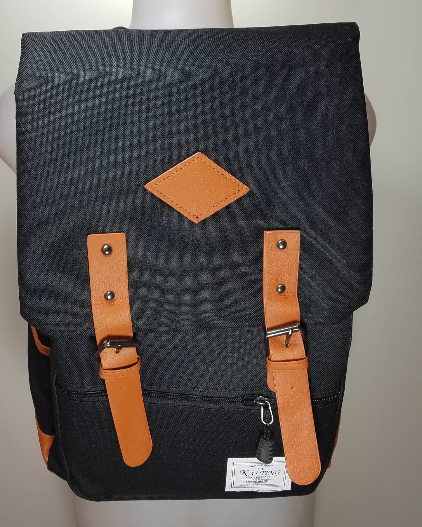Kai Ting - Black Vintage Laptop Backpack for College with USB Charging Port
